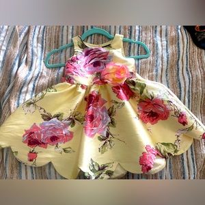 Nordstrom Zuni dress. Toddler Size 4. Scallop bottom.